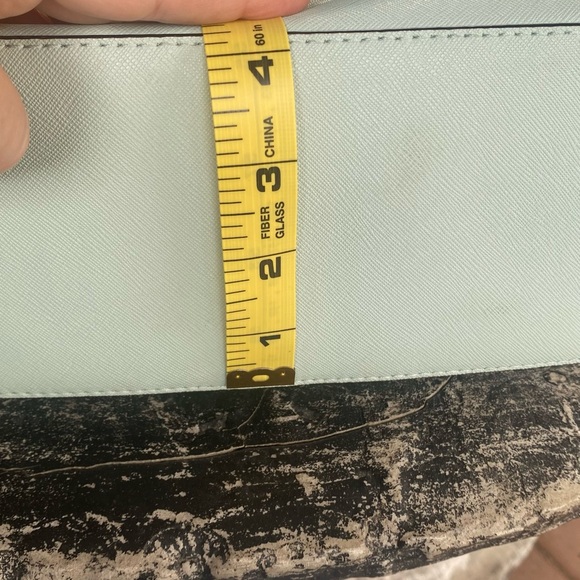 Kate Spade hand bag with crossbody strap - Picture 4 of 16